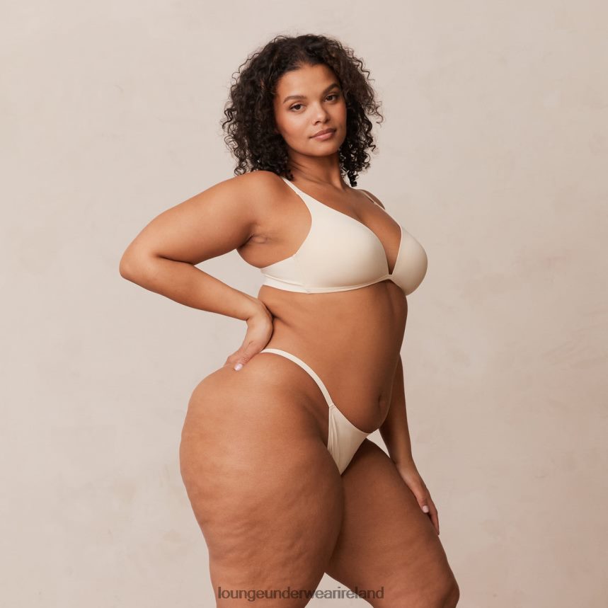 Lounge Underwear Women Light Non-wire Plunge T-shirt Bra & Thong/Briefs Set F2H42Z228 Latte