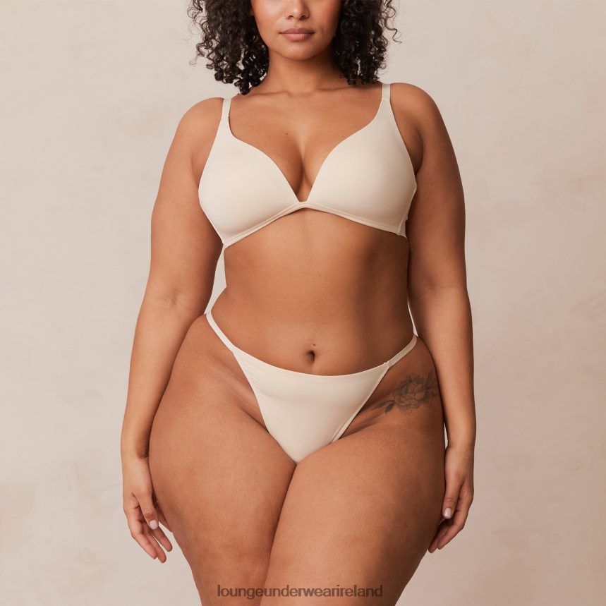 Lounge Underwear Women Light Non-wire Plunge T-shirt Bra & Thong/Briefs Set F2H42Z228 Latte